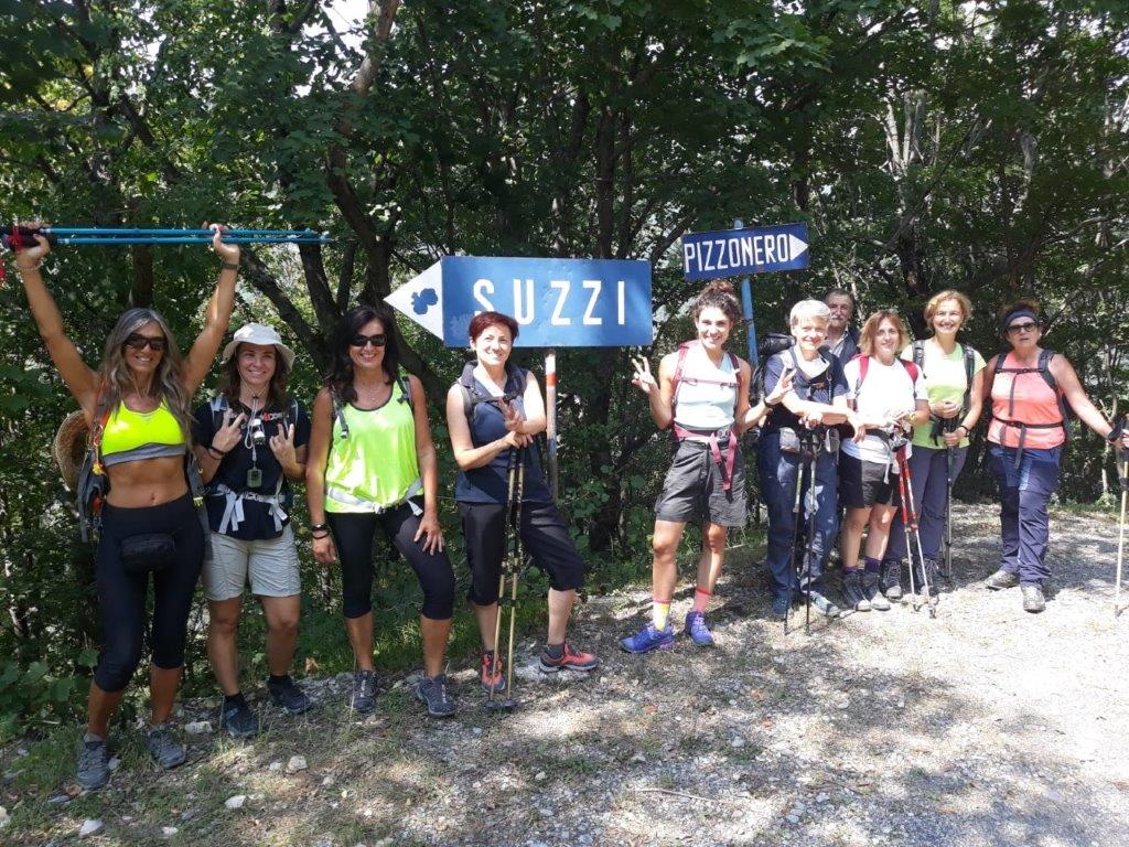 13 - Gruppo postine