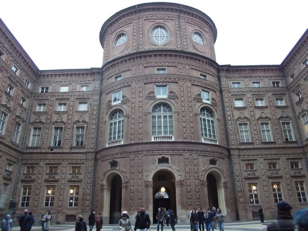 29-CORTILE PALAZZO CARIGNANO