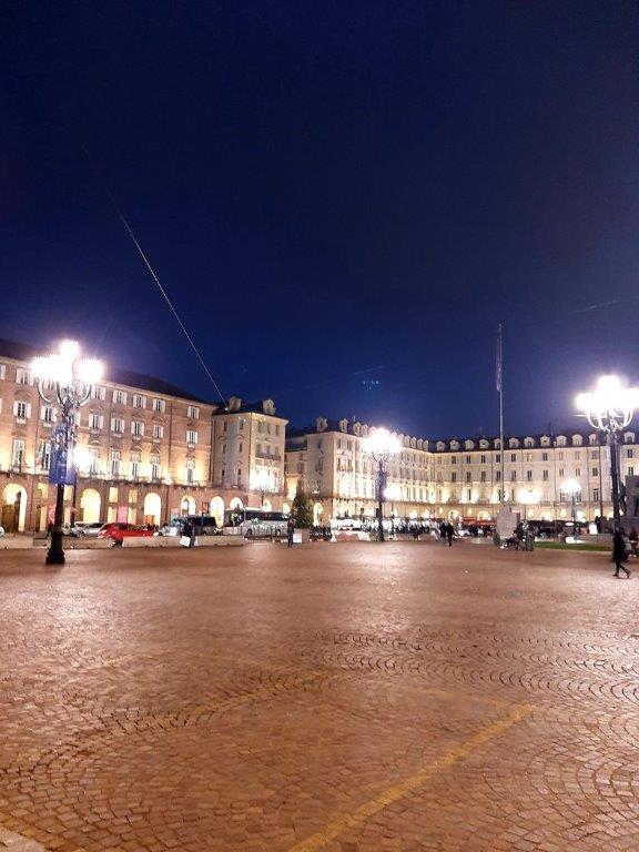 33-TORINO BY NIGHT