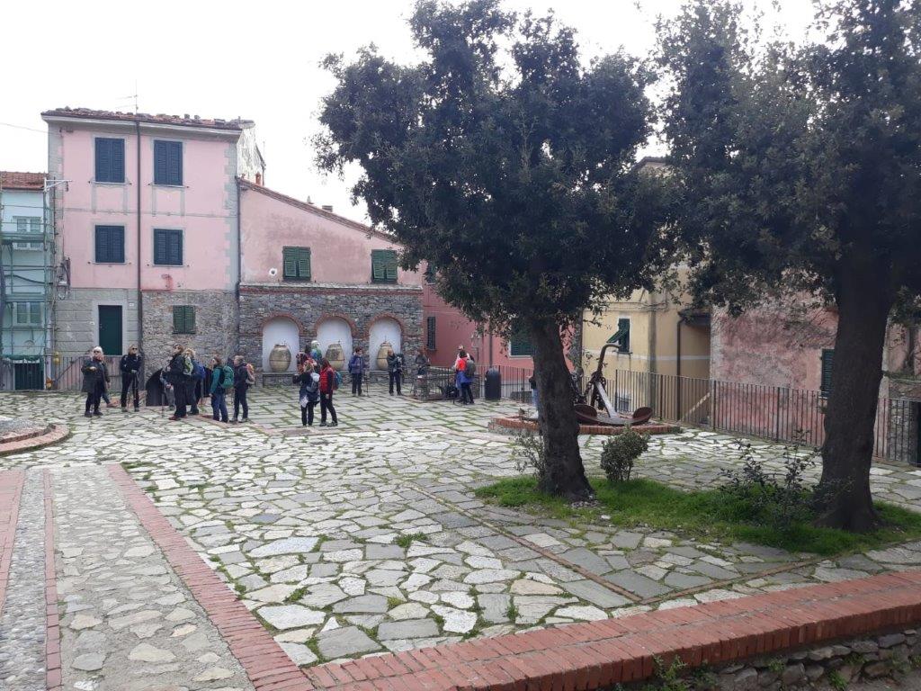 26-Montemarcello-La piazza