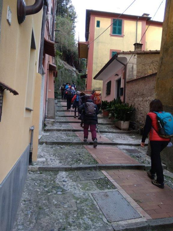 3-Si sale al castello