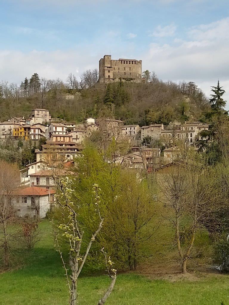 1 Il castello e il borgo