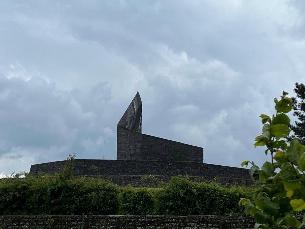 11 - CIMITERO GERMANICO